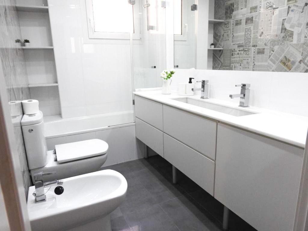 Carihuela Beach Suite Apartment Торремолинос Экстерьер фото
