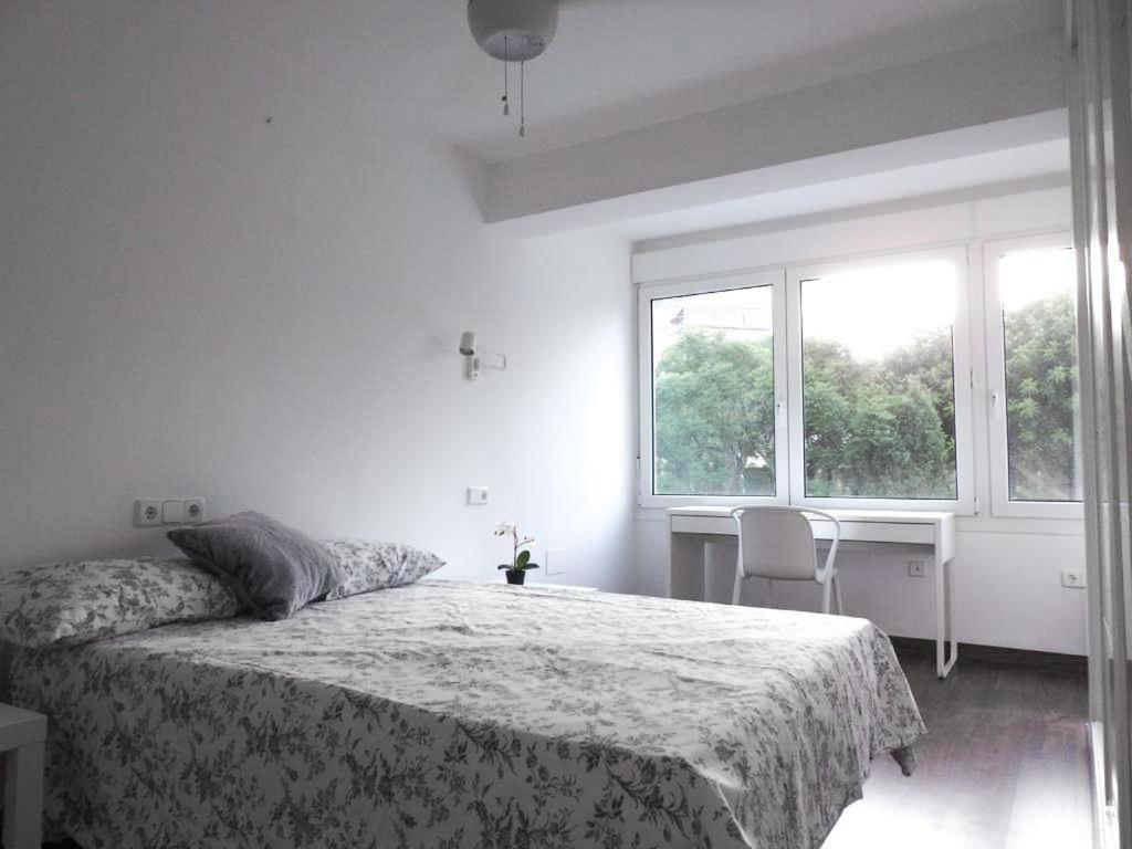 Carihuela Beach Suite Apartment Торремолинос Экстерьер фото