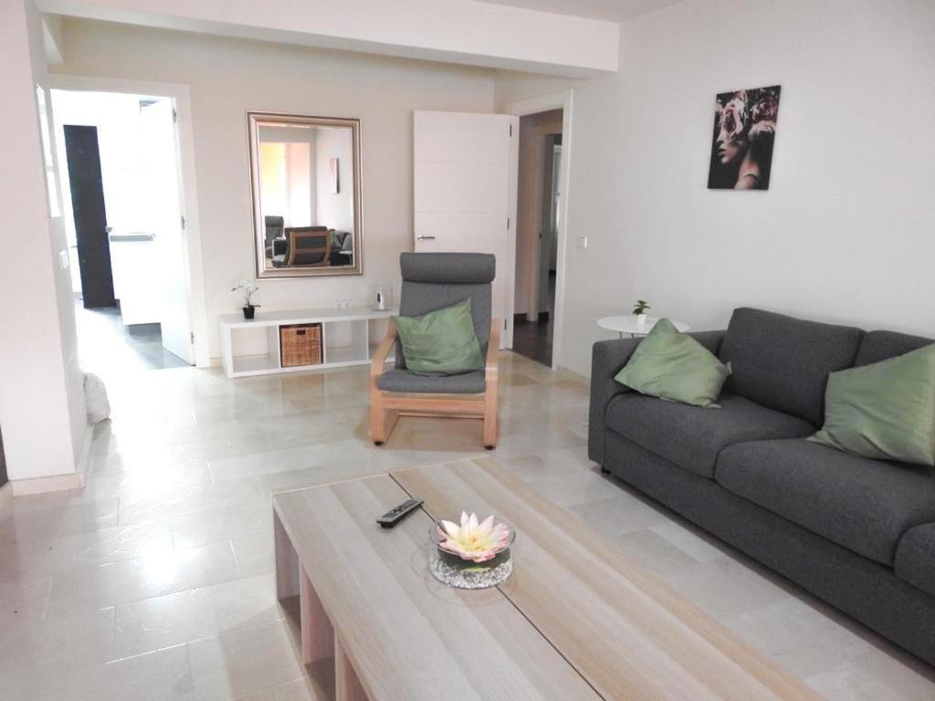 Carihuela Beach Suite Apartment Торремолинос Экстерьер фото